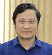 Professor Le Huu Tuyen